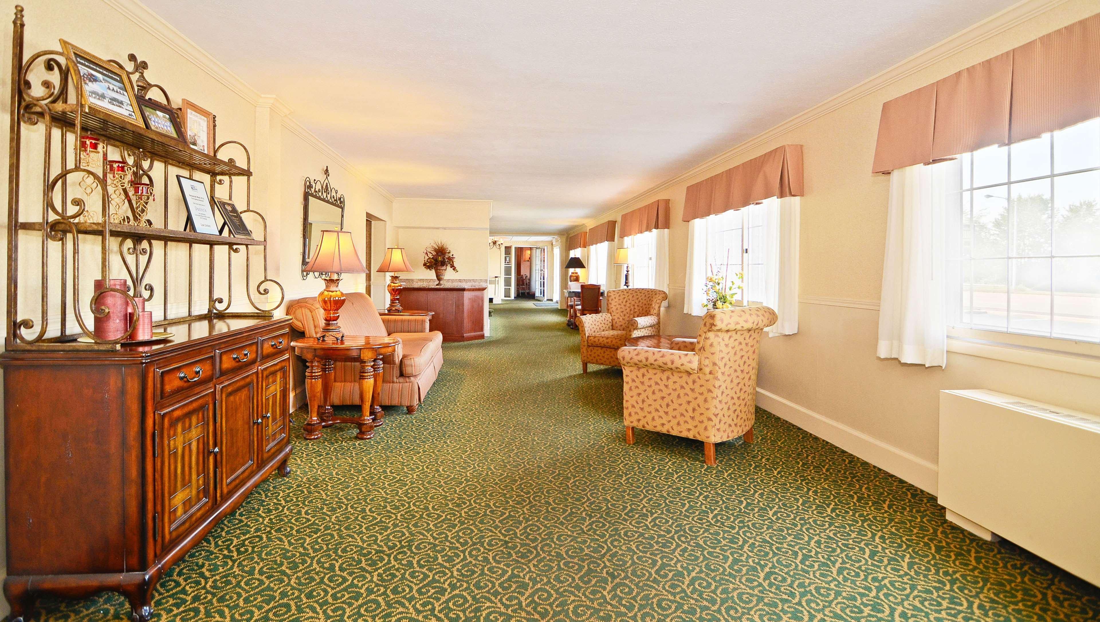 Magnuson Grand Pioneer Inn And Suites Escanaba Exterior photo